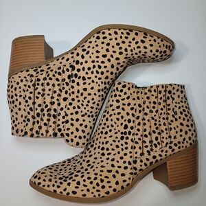 Maurices Tan and Black Patterned Ankle Boots